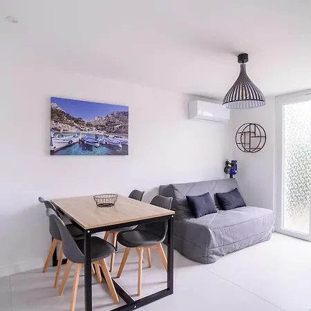 Quiet House For 2-4 People Close To The Beaches Nyaraló *